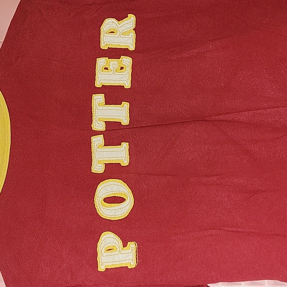 Unisex Adult XS Pre-Distressed Gryffindor Harry Potter Quidditch Jersey T-Shirt - Picture 5 of 5